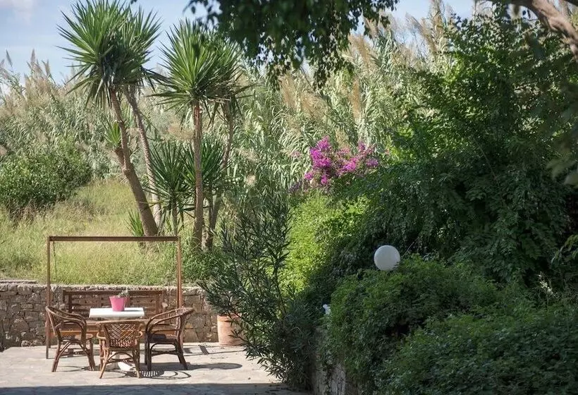 ホテル Proimos Apartments