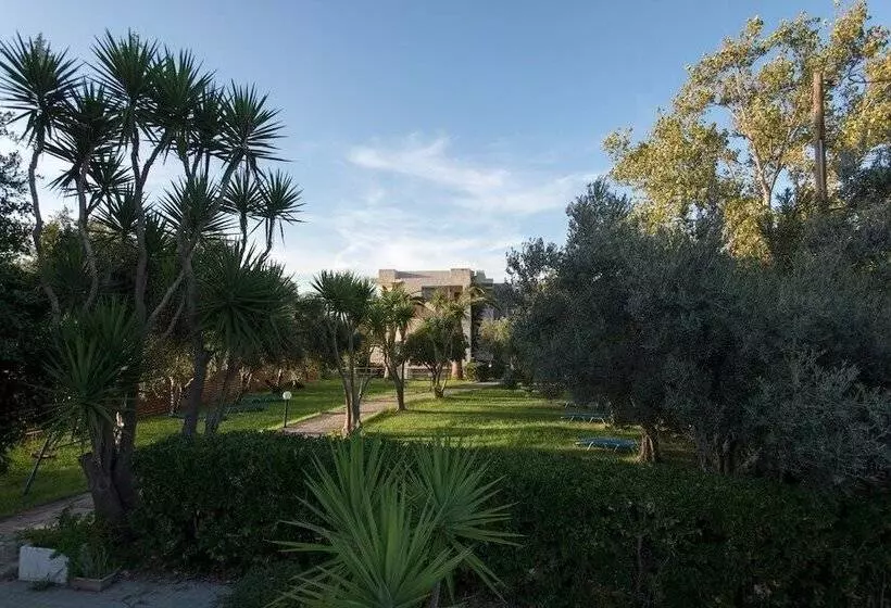 ホテル Proimos Apartments