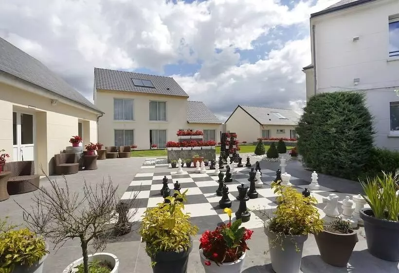 ホテル Resort Résidence Pierre, The Originals Relais