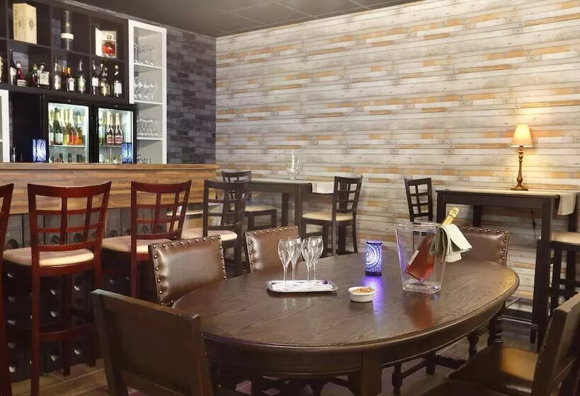 ホテル Resort Résidence Pierre, The Originals Relais