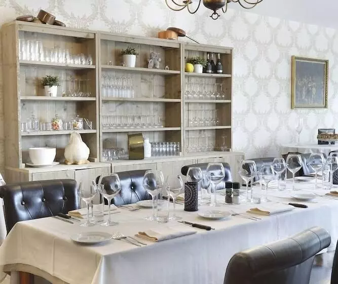 ホテル Resort Résidence Pierre, The Originals Relais