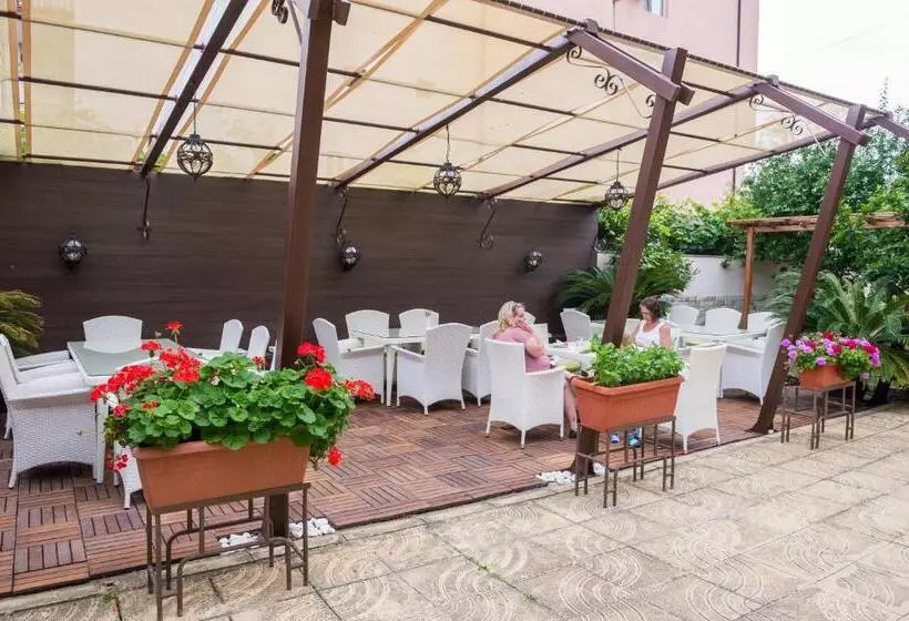 Hotelli Central