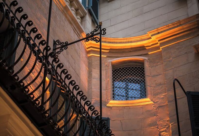 هتل Domus Zamittello