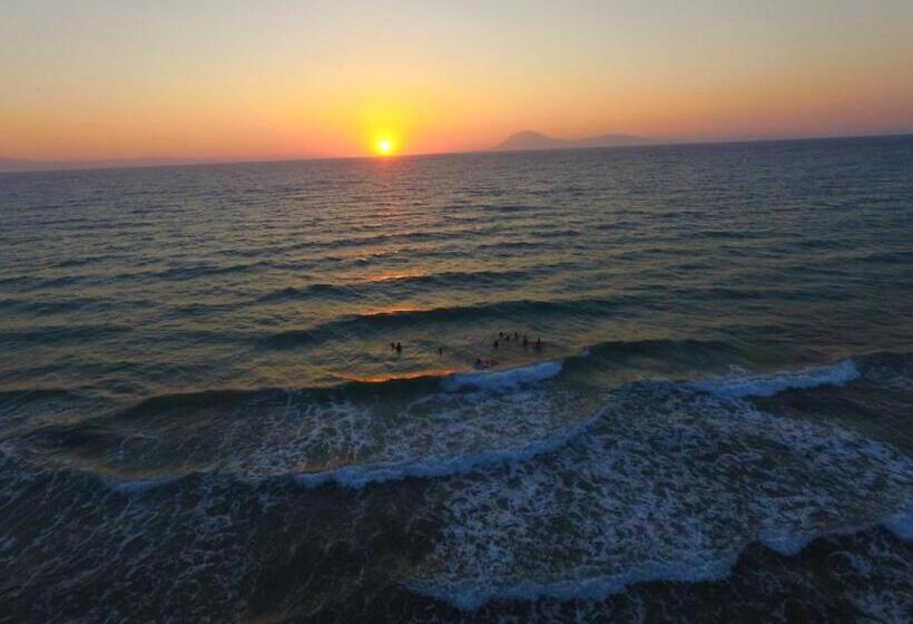 Отель Fournia Village