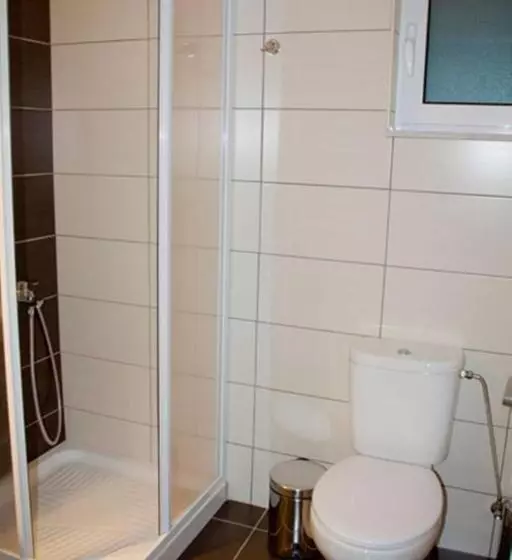 Hotelli Fournia Village