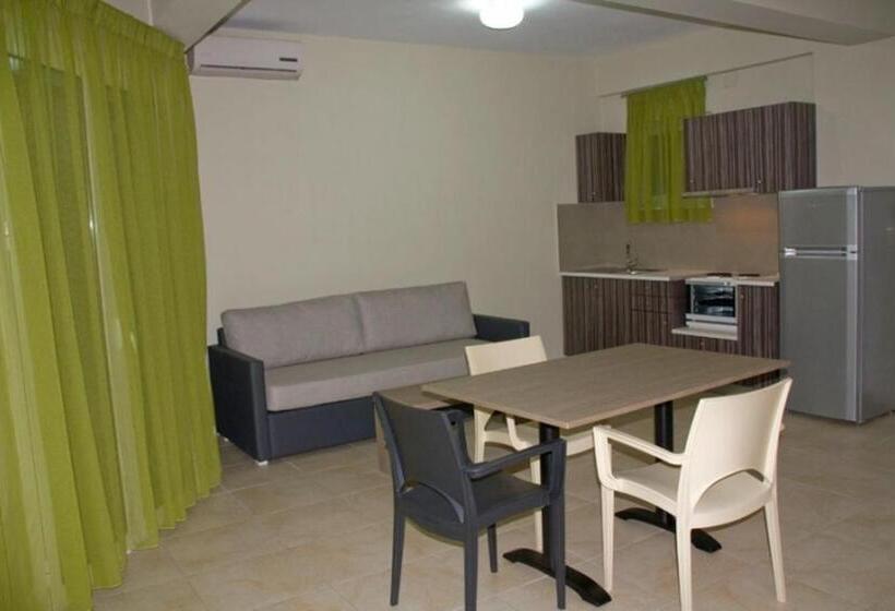 Отель Fournia Village