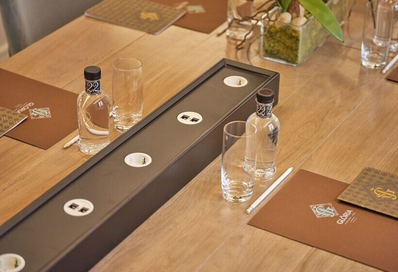 Отель Gloria De Sant Jaume