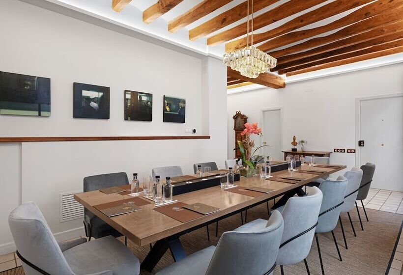 Отель Gloria De Sant Jaume