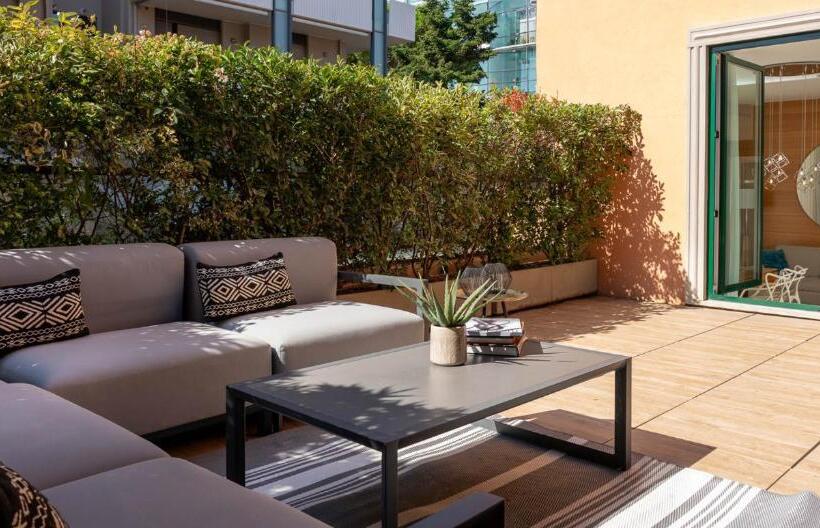 فندق Metropol Ceccarini Suite Luxury Apartments