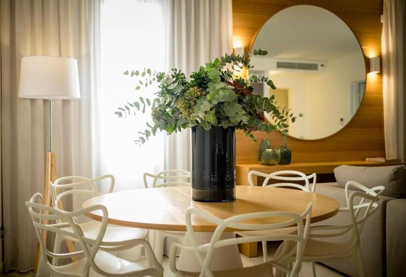 فندق Metropol Ceccarini Suite Luxury Apartments