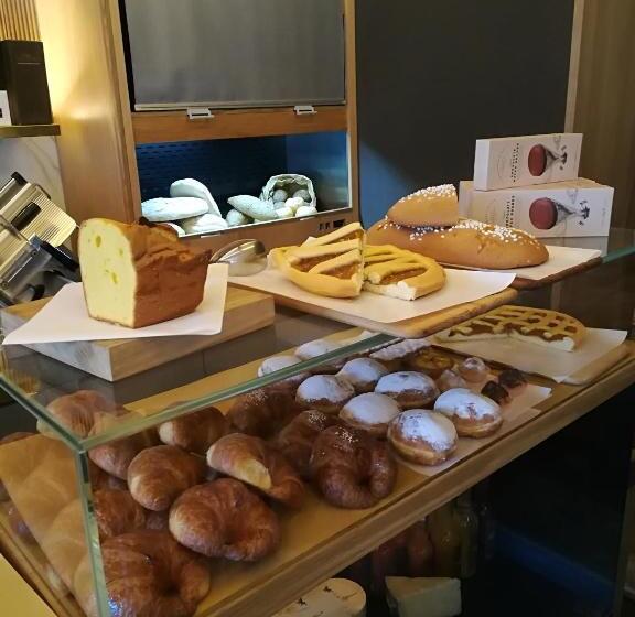 فندق Metropol Ceccarini Suite Luxury Apartments