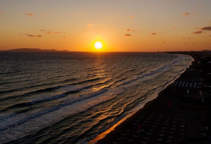 בית מלון כפרי Paralos Lifestyle Beach Adults Only