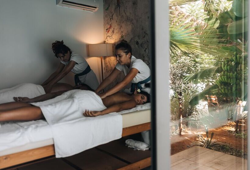 בית מלון כפרי Paralos Lifestyle Beach Adults Only