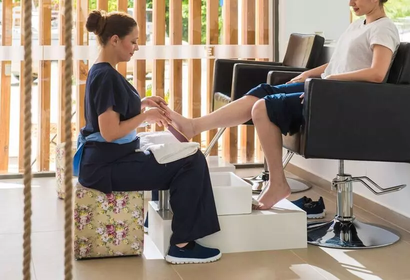 ホテル Paralos Lifestyle Beach Adults Only