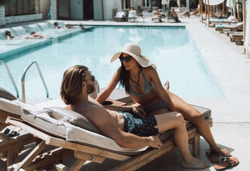 בית מלון כפרי Paralos Lifestyle Beach Adults Only