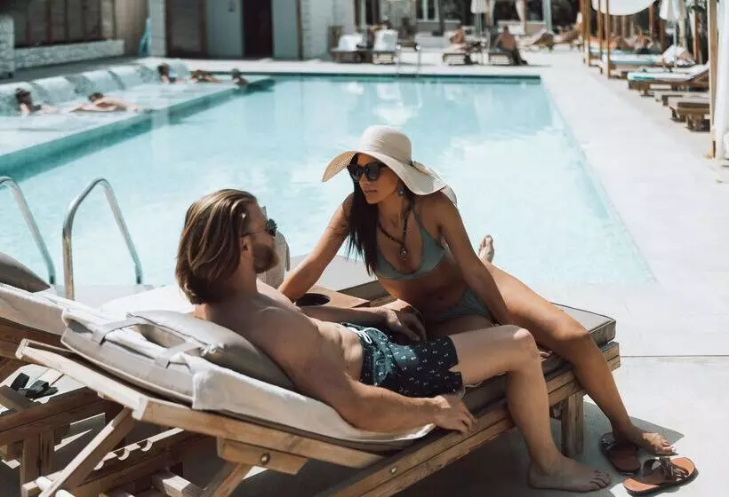 ホテル Paralos Lifestyle Beach Adults Only