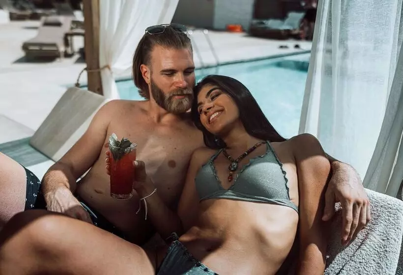 ホテル Paralos Lifestyle Beach Adults Only