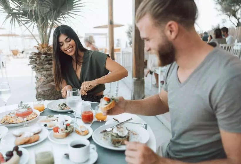 ホテル Paralos Lifestyle Beach Adults Only