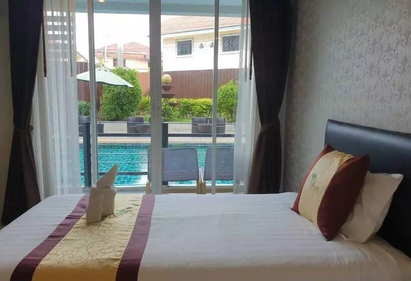Hotelli Retreat Resort Pattaya