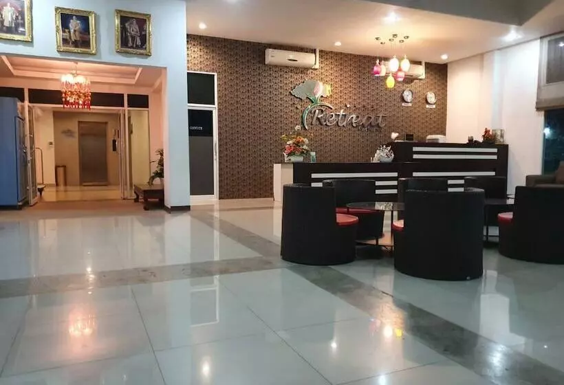 Hotelli Retreat Resort Pattaya
