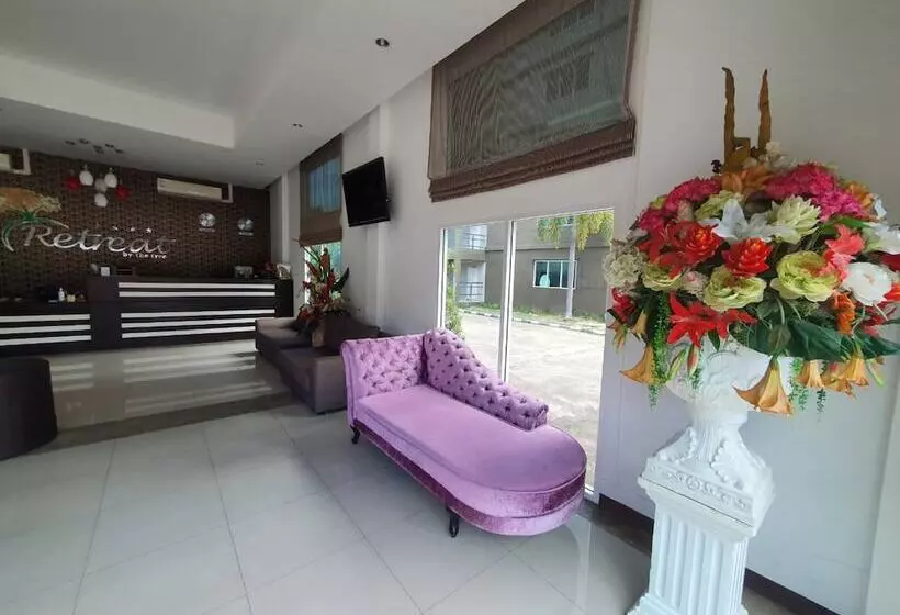Hotelli Retreat Resort Pattaya