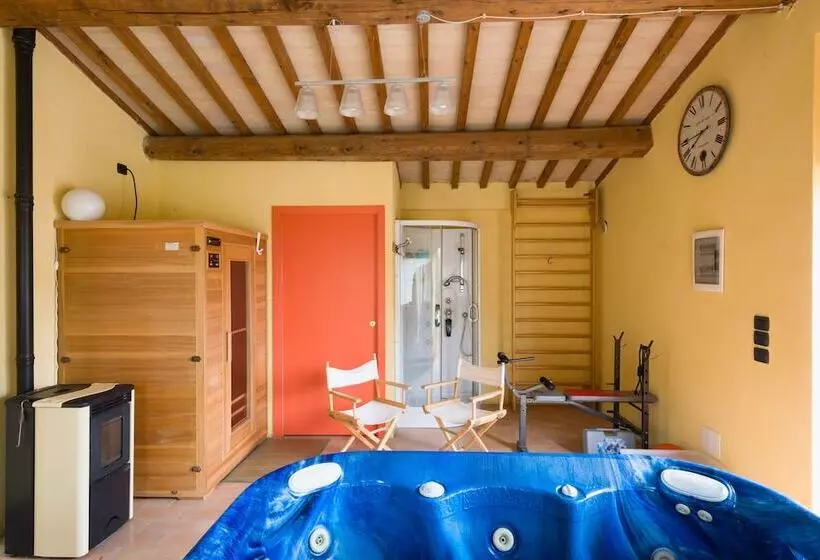 Hotelli Un Petit Paradis