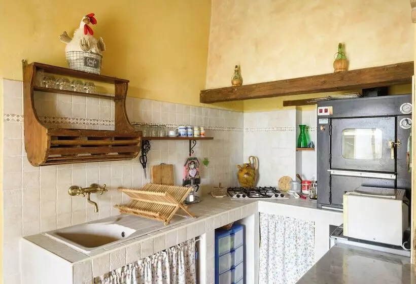 Hotelli Un Petit Paradis