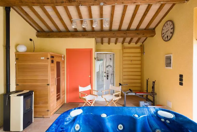 Hotelli Un Petit Paradis