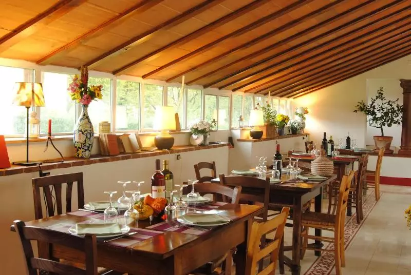 Hotelli Un Petit Paradis