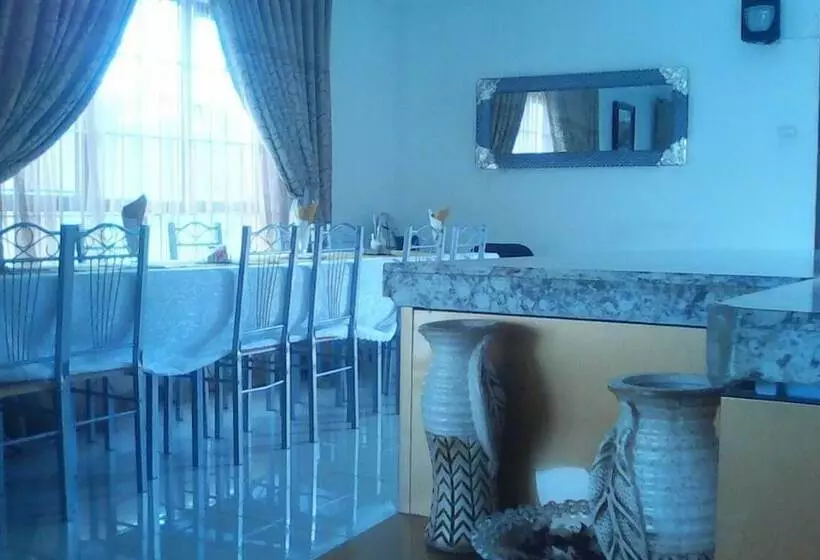 پانسیون Abundance Palace Guest House