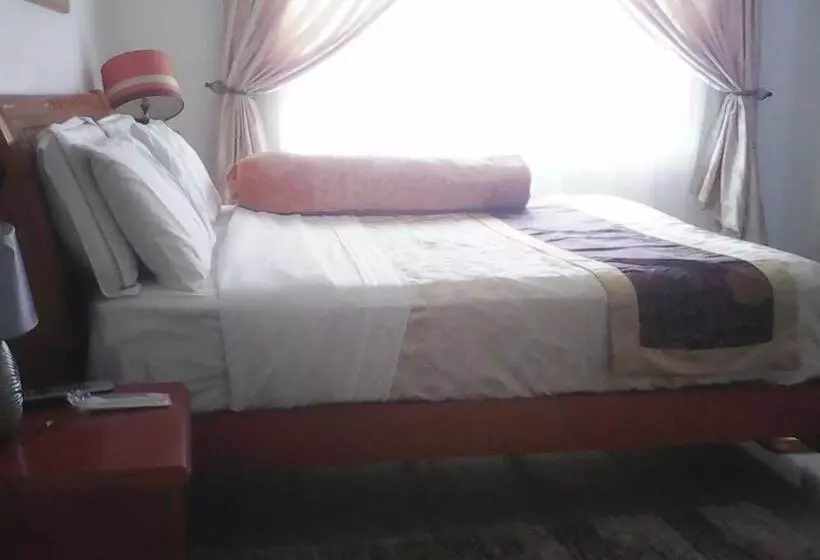 پانسیون Abundance Palace Guest House