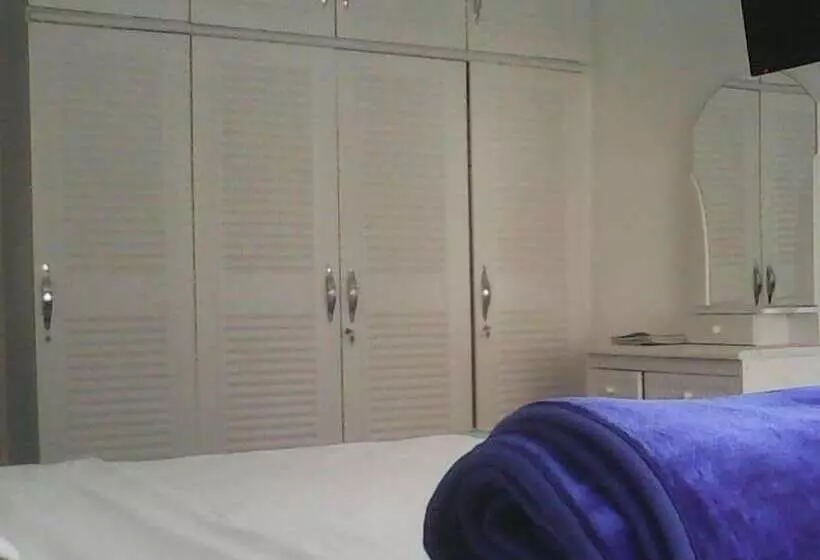 پانسیون Abundance Palace Guest House