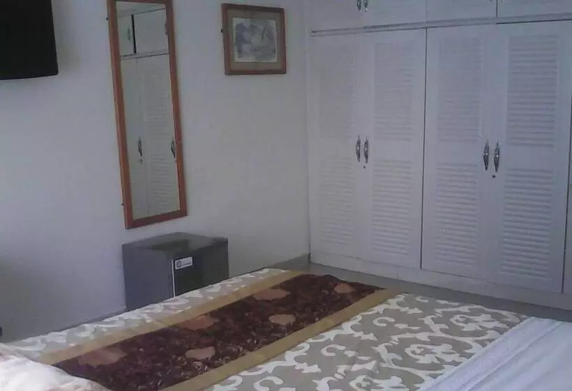 پانسیون Abundance Palace Guest House