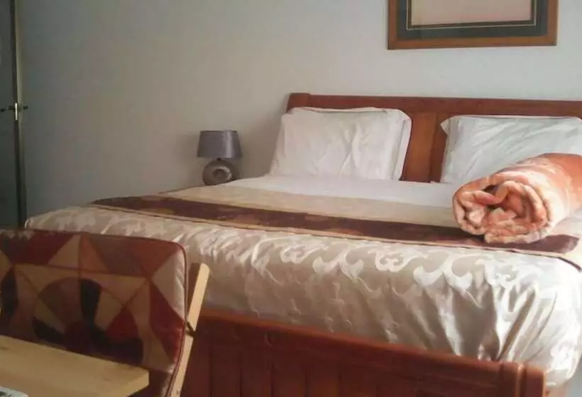 پانسیون Abundance Palace Guest House