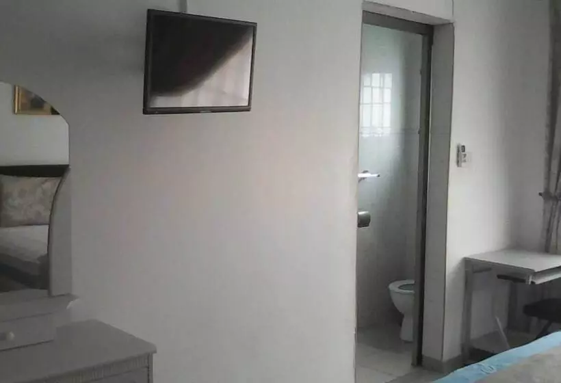 پانسیون Abundance Palace Guest House