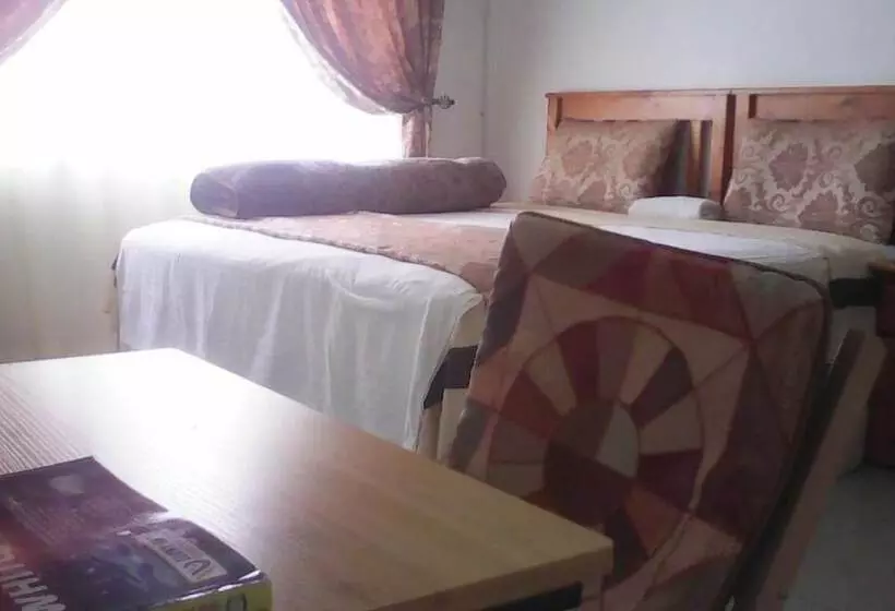 پانسیون Abundance Palace Guest House