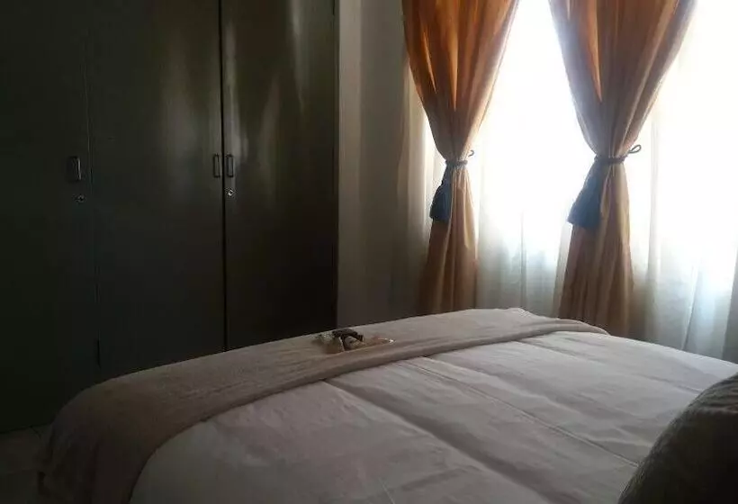 پانسیون Abundance Palace Guest House