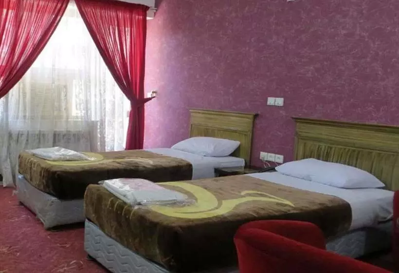 Tourist Hotel Larestán