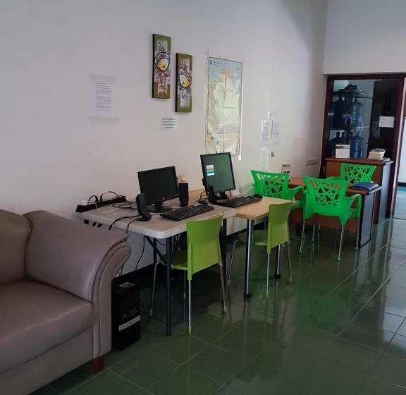 فندق صغير Krowi Inn