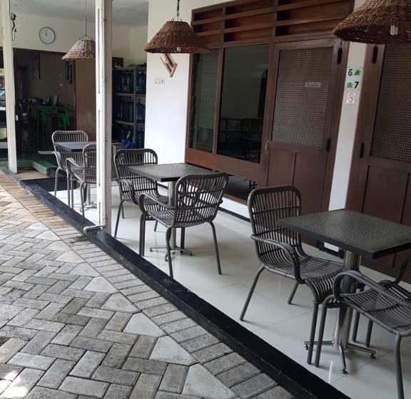 فندق صغير Krowi Inn