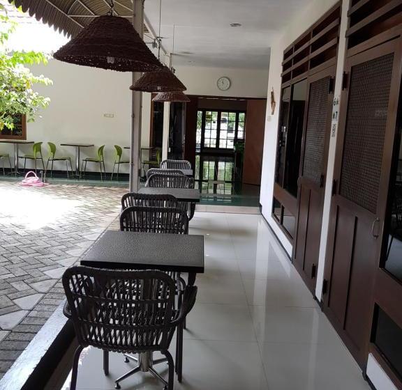 فندق صغير Krowi Inn