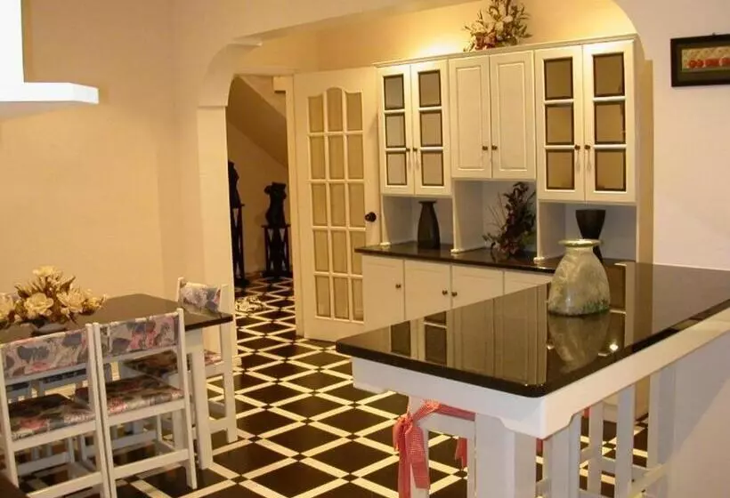 ユースホステル Moradia Familiar Novavista   T3