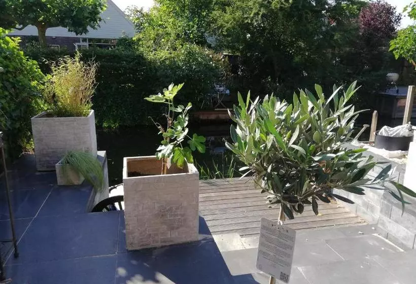 تختخواب و صبحانه Canal Garden Apartment Staywell Amsterdam