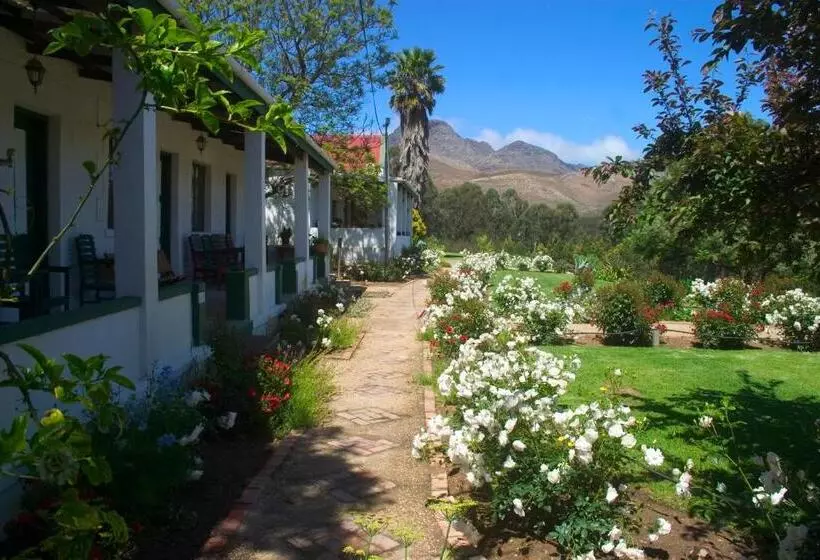 Aamiaismajoitus (B&B) Over The Mountain Guest Farm