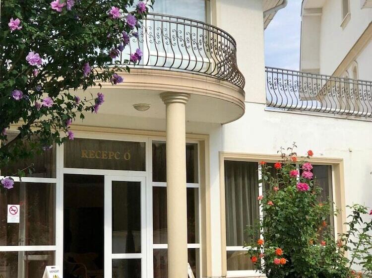 Отель Aqua Blue