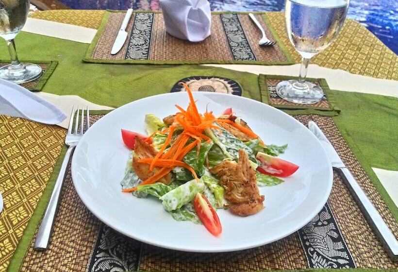 هتل Baystone Resort