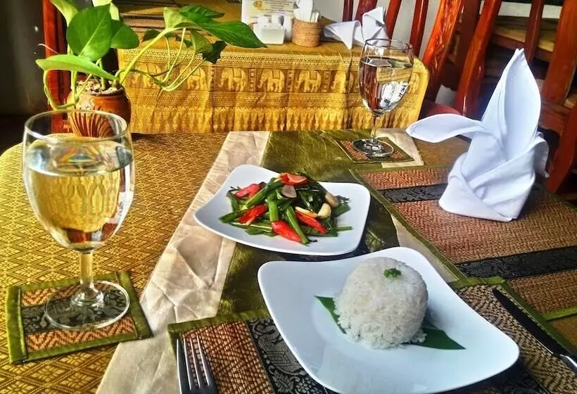هتل Baystone Resort