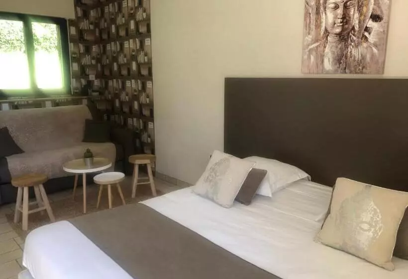Hotelli Hôtel Le Trécelin