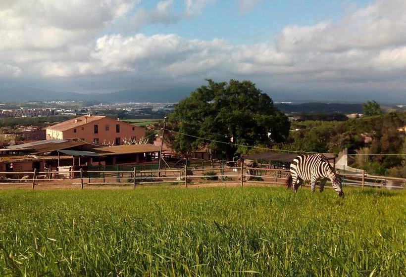 هتل Masia Can Sala