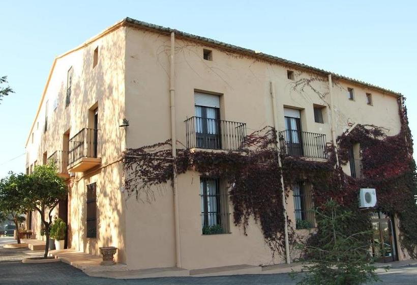 هتل Masia Can Sala